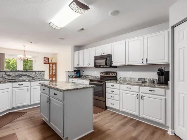 4980 Fosterson Dr, Lockbourne, OH 43137