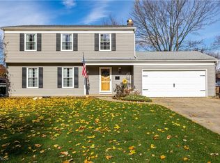 26646 Sweetbriar Dr, North Olmsted, OH