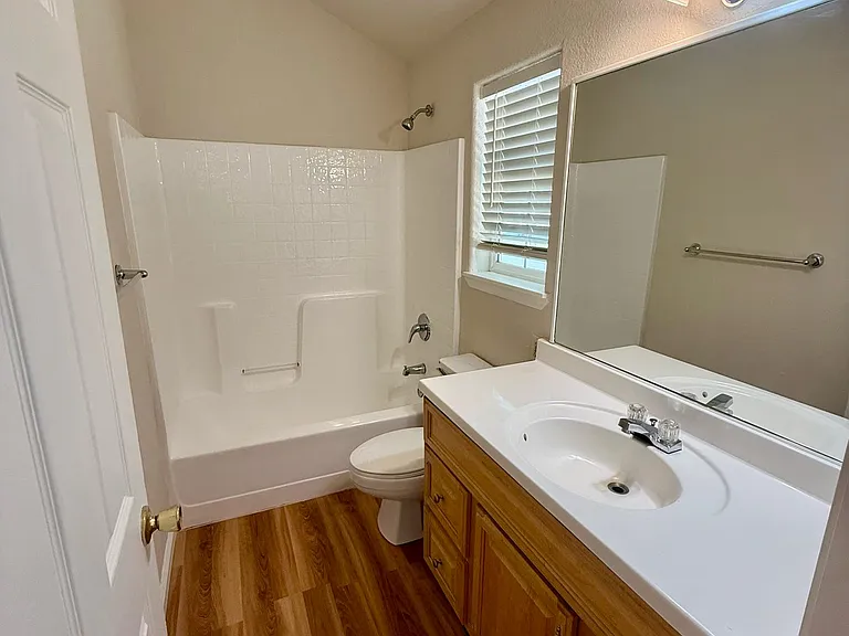 14720 Lynshar Rd — Photo 10