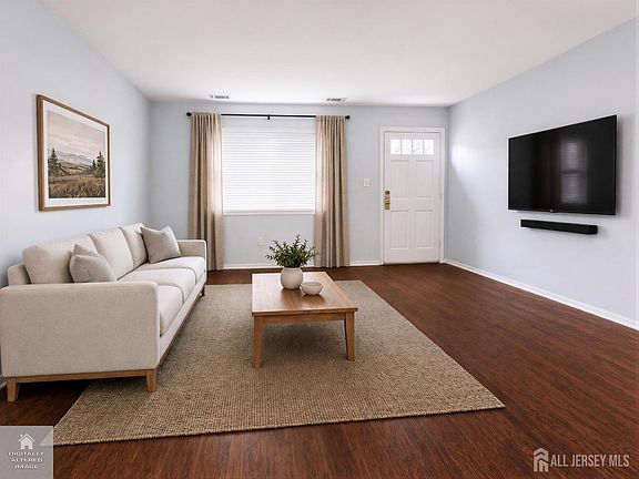 3rd image of 52 Garden View Ter Unit 19
