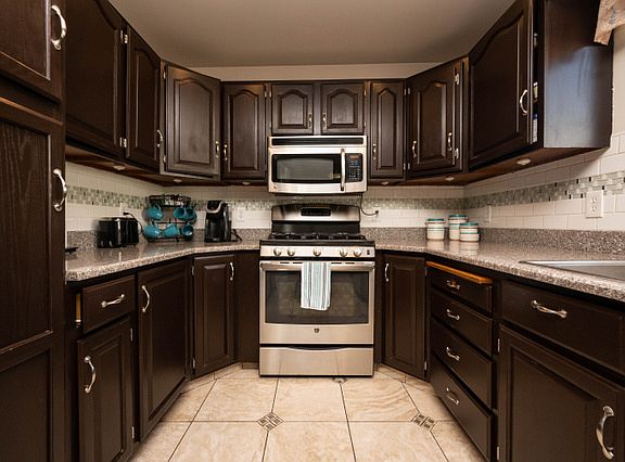 4th image of 2189 N 4425 W