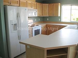 Kitchen breakfast bar