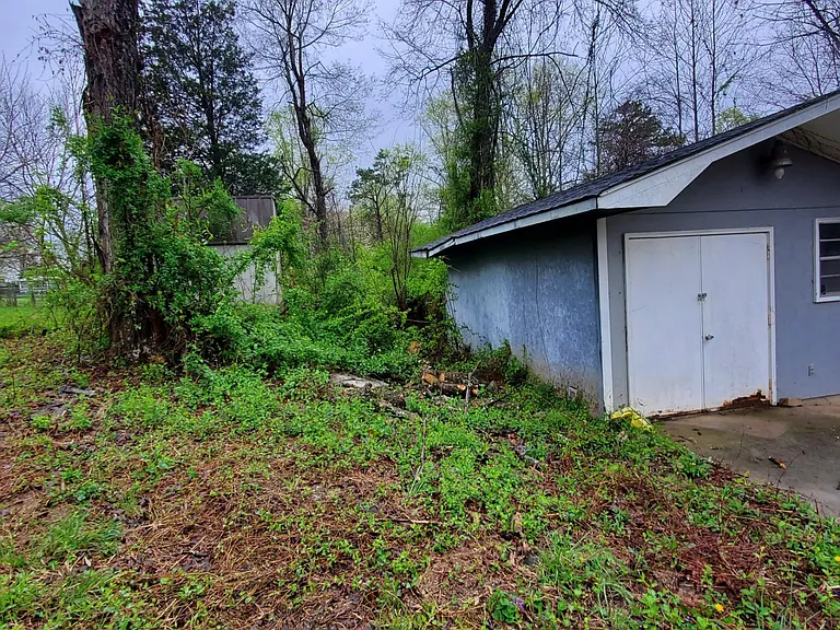 4563 Cherokee Dr — Photo 2