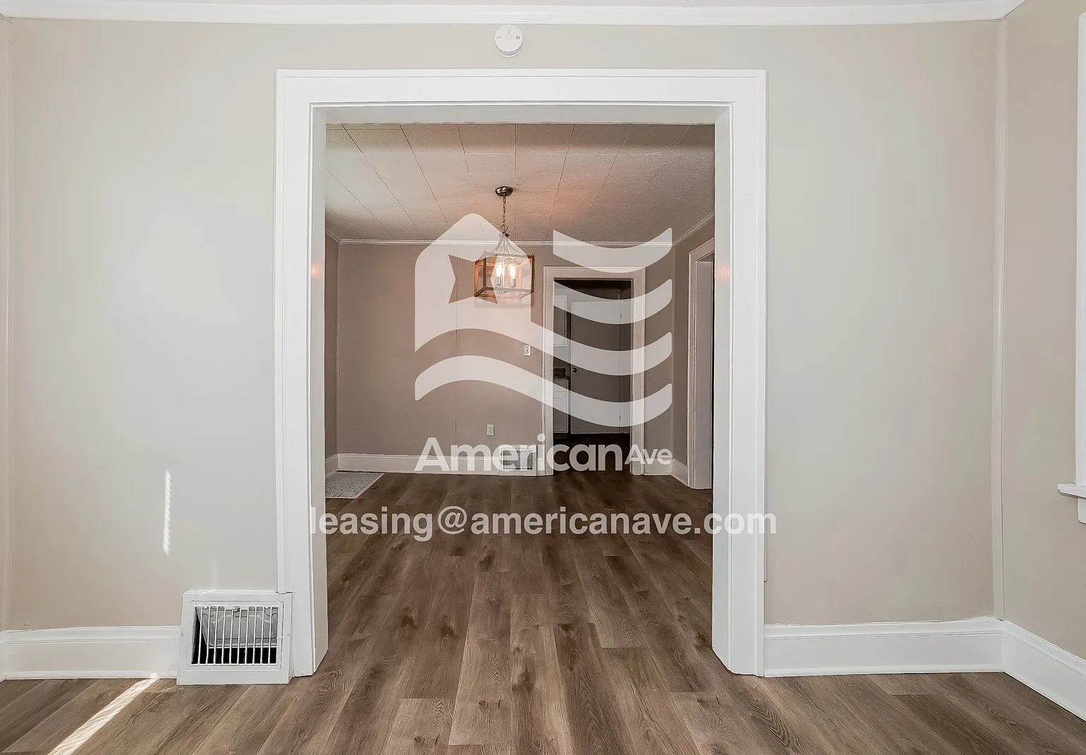 2 bed, 1.0 bath, 1056 sqft, $1,047 — Photo 2