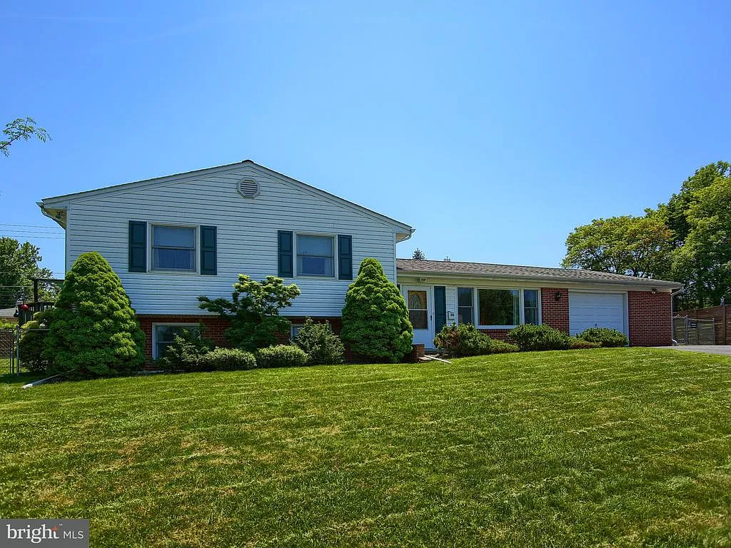 30 Old Orchard Cir photo 1