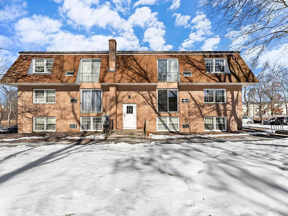 82 Boylston Ln #21