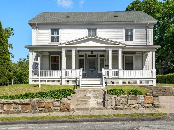 32 Windsor St, Worcester, MA 01605