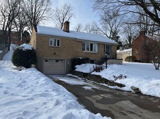 907 Jefferson Dr, Pittsburgh, PA 15229