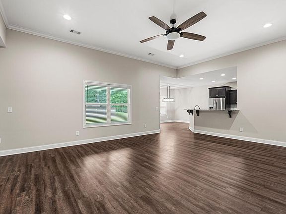 4th image of 488 Lee Road 288