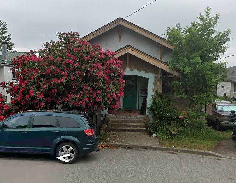 1st image of 32878 1st Ave
