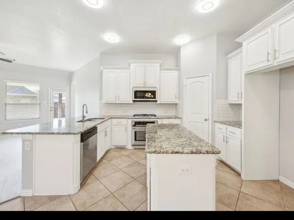 725 Gray Wash Dr, Saginaw, TX 76179