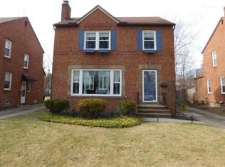 2296 Canterbury Rd, University Heights, OH 44118