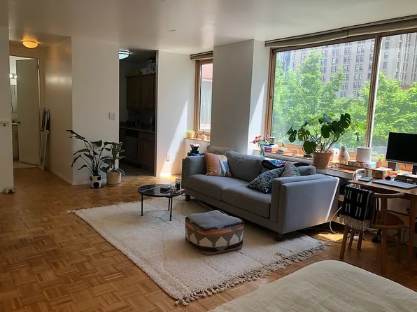 250 S End Ave APT 4F, New York, NY 10280