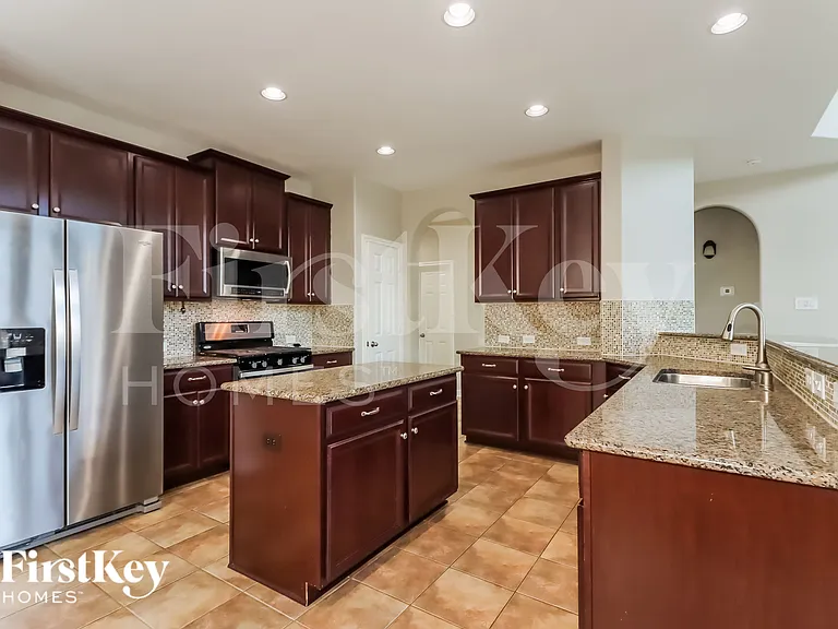 9743 Stratton Ridge Dr — Photo 5