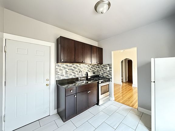 2nd image of 6347 N Magnolia Ave #M4
