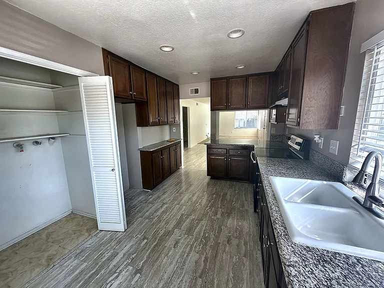 1598 Gatewood Ct — Photo 19