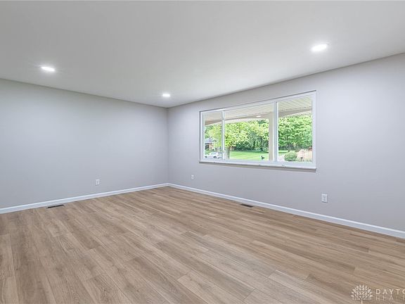 3rd image of 5606 Royalwood Dr