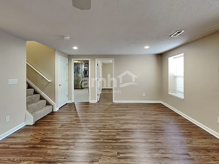 300 Water Ridge Ct — Photo 8