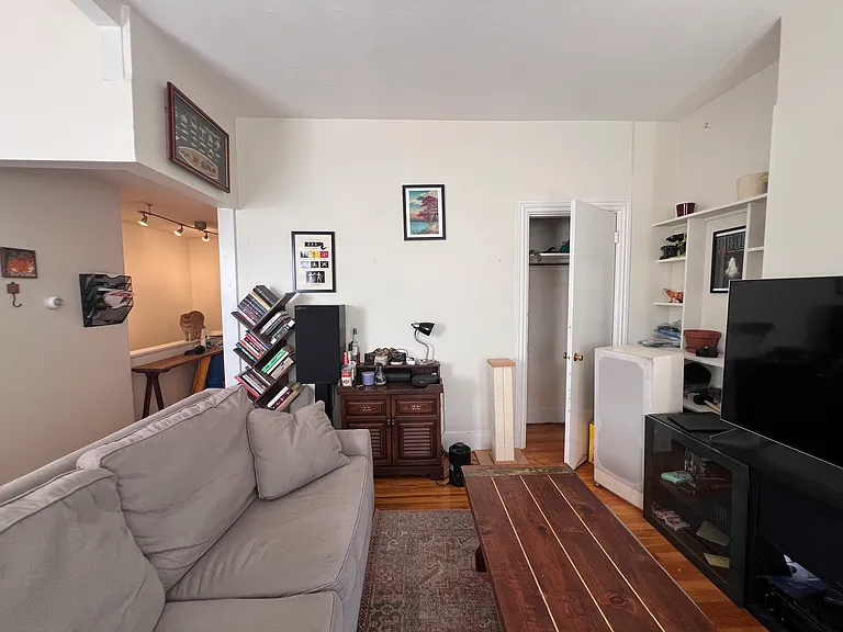 45 Florence St #3A — Photo 12
