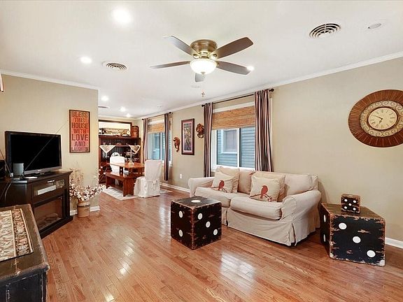 4th image of 4234 Bienville St