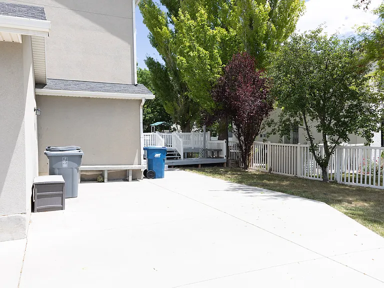 822 S Saratoga Dr — Photo 3