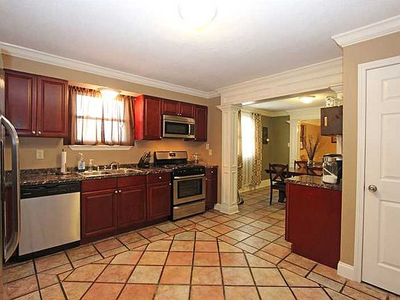 3rd image of 500 Willowbrook Dr
