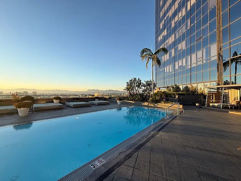 1100 Wilshire Blvd #2010 — Photo 2