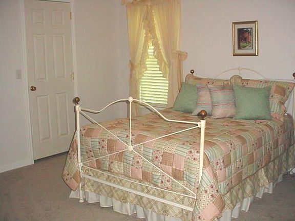 2nd image of 285 Camellia Ct