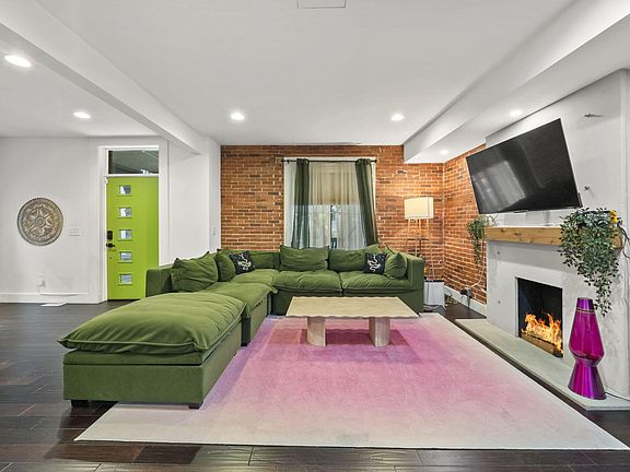 4th image of 1191 E Rich St