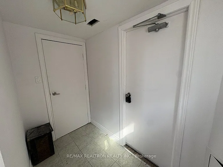 431 Oceanside Ave #A — Photo 3