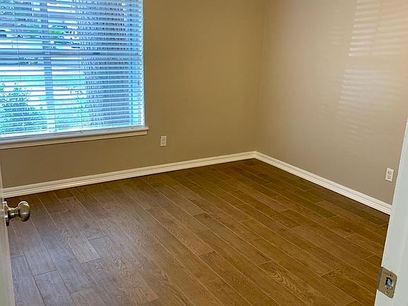 5th image of 3106 Sycamore Springs Dr