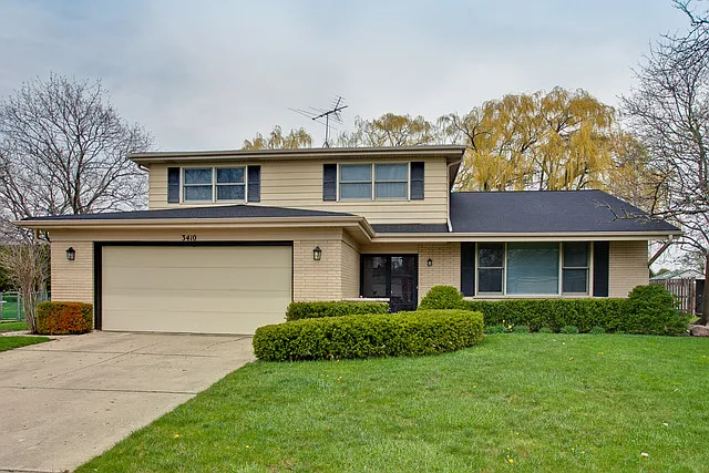3410 River Falls Dr photo 1
