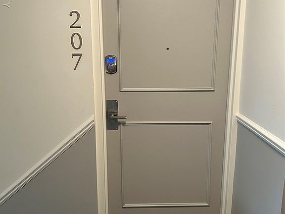 2nd image of 805 Plate St Unit 207
