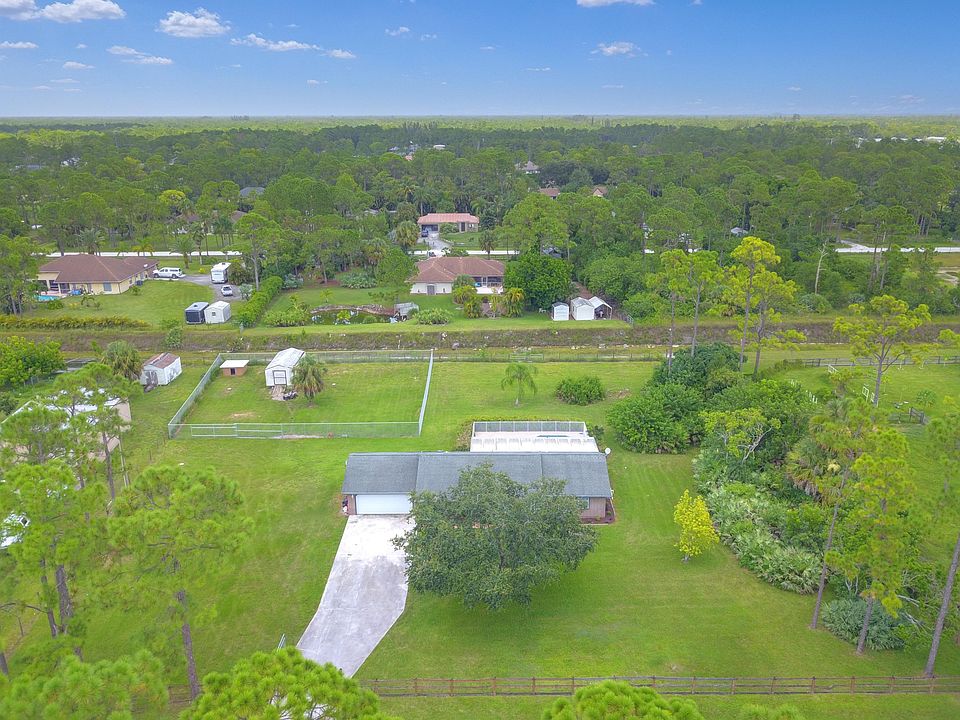 Home For Sale In Loxahatchee