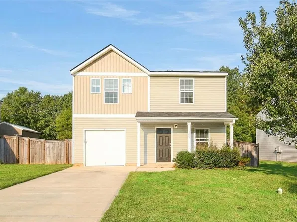 769 Dove Tree Ln, Social Circle, GA 30025