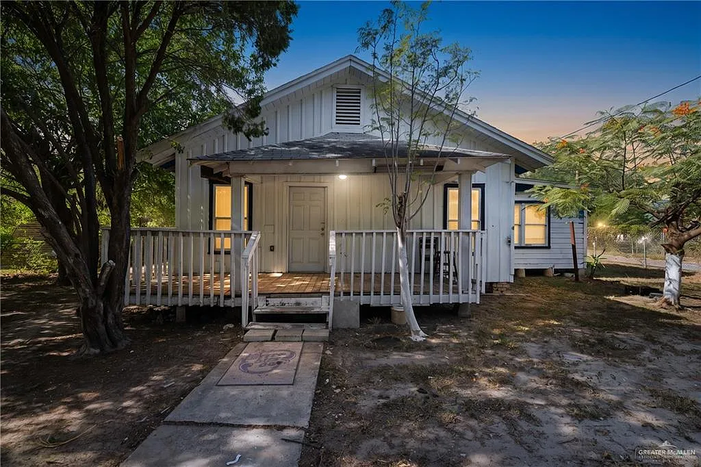 3 bed, 2.0 bath, 1290 sqft, $1,100 — Photo 1