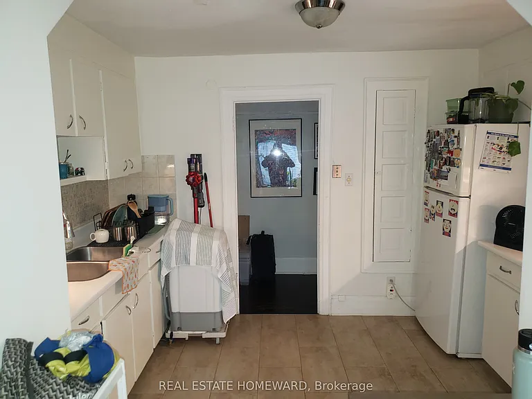 435 Parkside Dr #4 — Photo 6