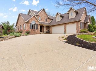 7413 Wentworth Dr, Springfield, IL 62711