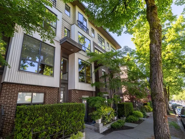3683 Commercial St, Vancouver, BC V5N 4G1