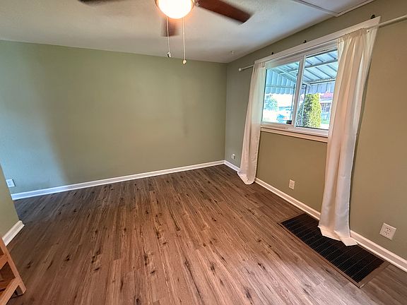 5th image of 44 Greenough Ave