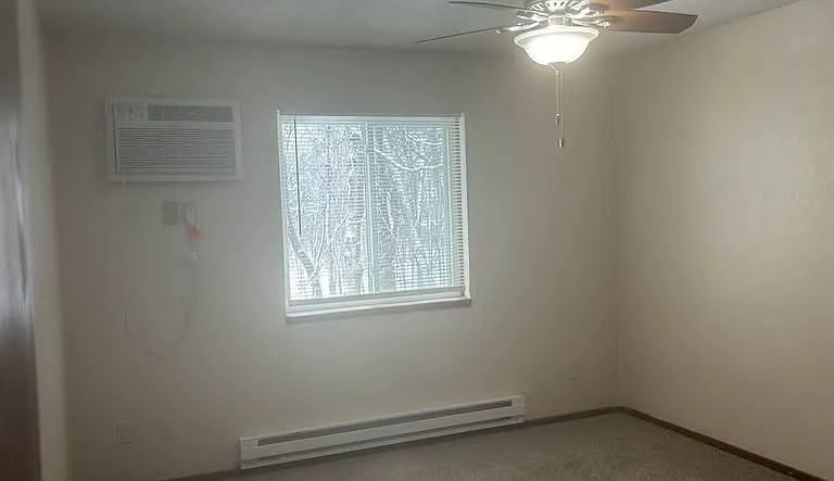 306 Waters Edge Dr — Photo 14