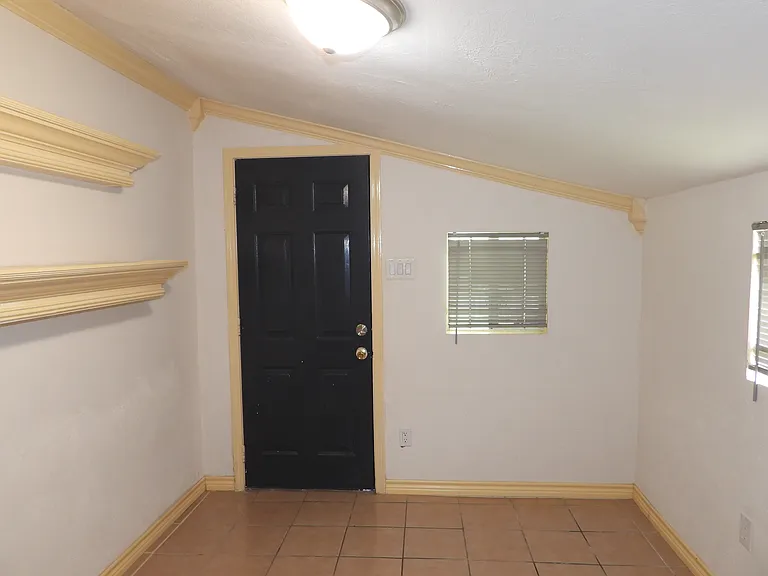 14327 Lorne Dr — Photo 25