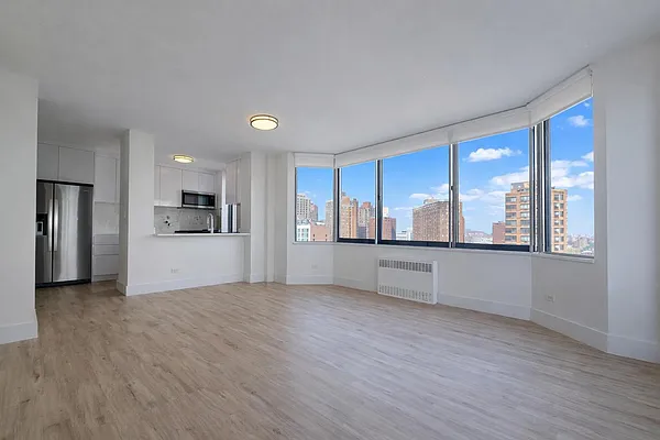 Living room, photo 2