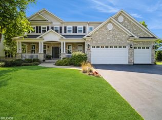 2072 N Ridge Ave, Arlington Heights, IL 60004