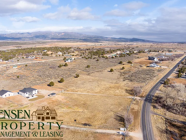 1784 S Old Highway 91 — Photo 23