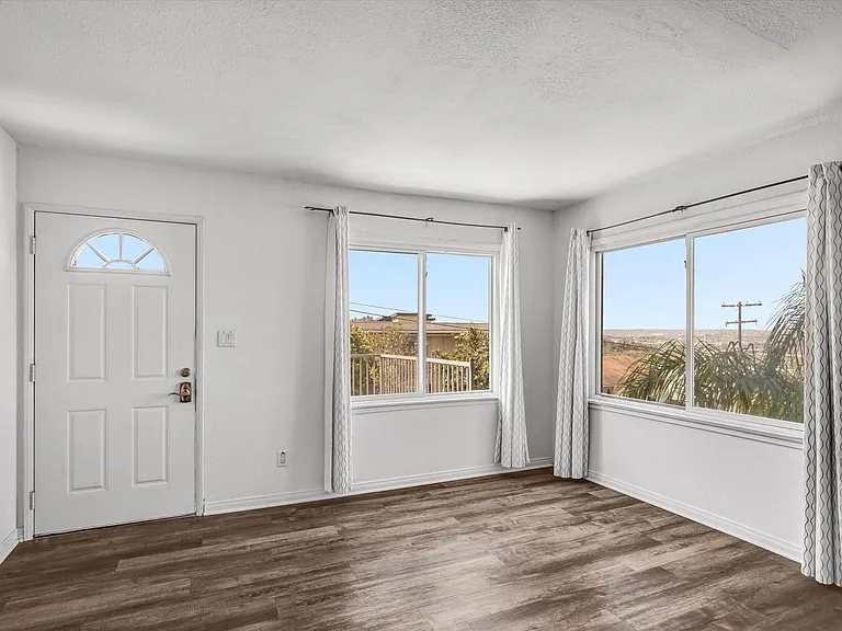 5860 - 5864 Mildred Street — Photo 26