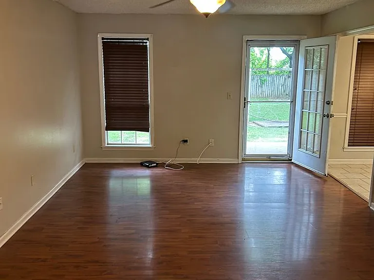 Medallion Cir — Photo 3