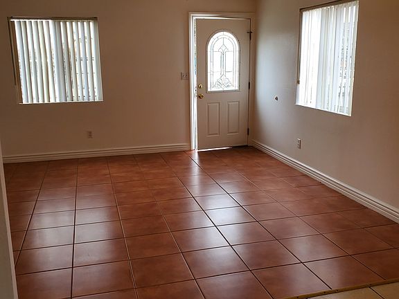 2nd image of 664 W 66th St