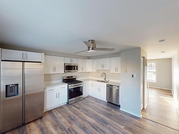 3rd image of 1831 N Spring St