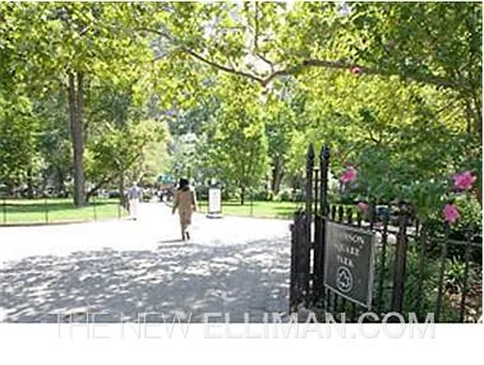 Rented by Douglas Elliman | media 24